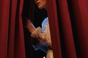 Ημέρα της Γυναίκας: 9+1 θεατρικές παραστάσεις που συγκινούν και αφυπνίζουν